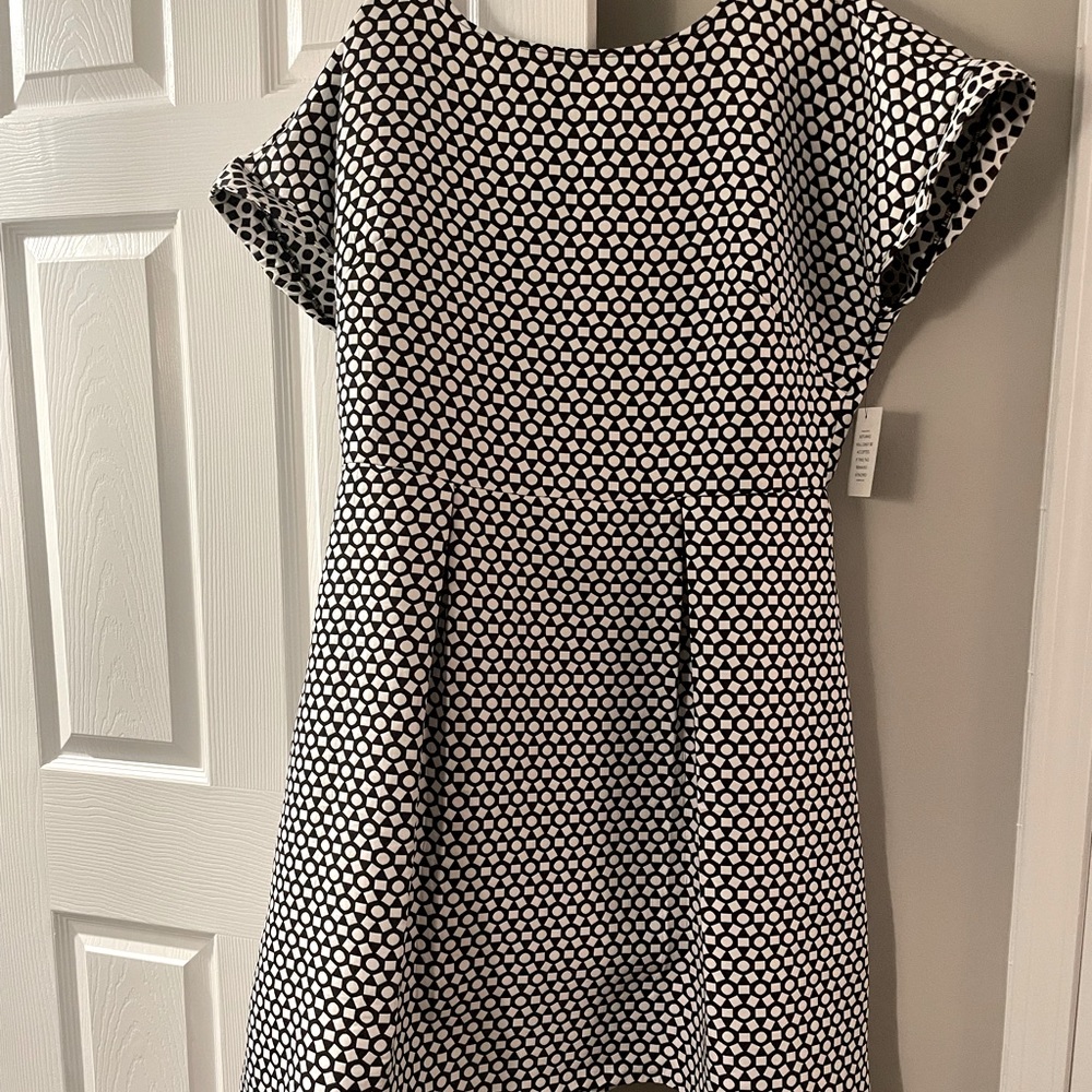 ELOQUII black and white geometric shape dress